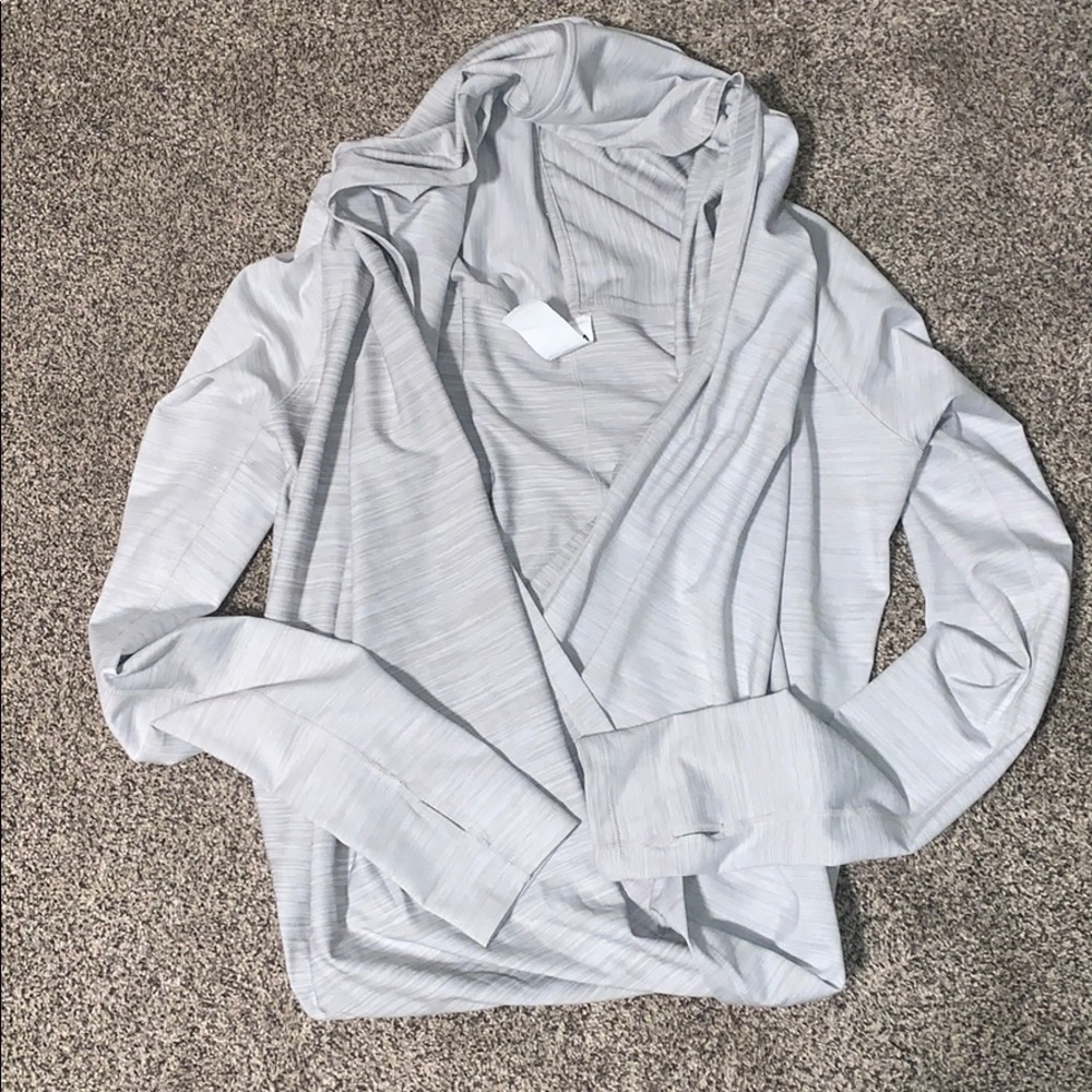 ZYIA ACTIVE Cream Yoga Shawl - Medium